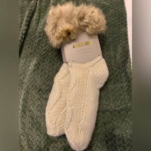 Fuzzy barnes and nobles reading socks